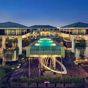 Отель Mercure Bali, Легиан